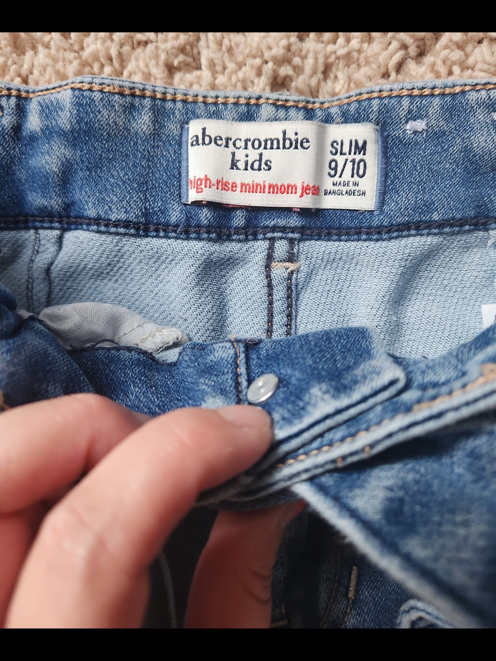 Abercrombie Kids Mom Jeans - Picture 2 of 3